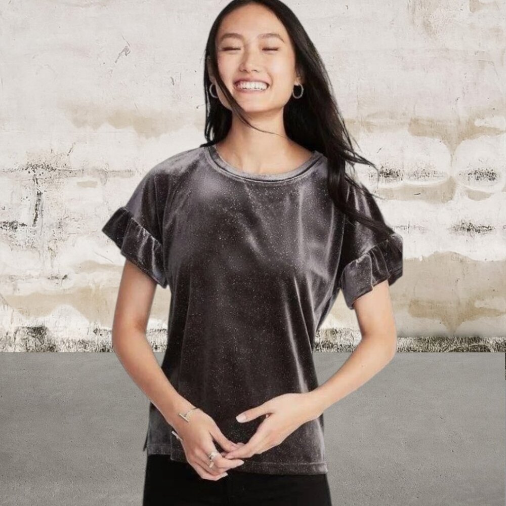 Old Navy Woman's Black Velvet Ruffle Sleeve Velvet Top w/Sparkle Size Large